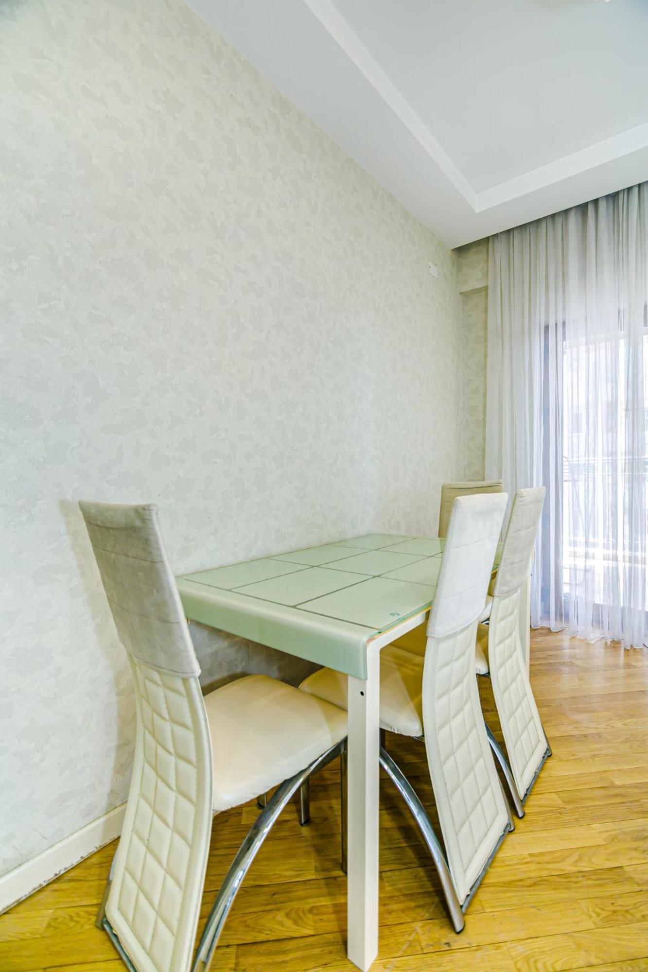 Park Azure Vip Apartment By Baku Housing Bagian luar foto