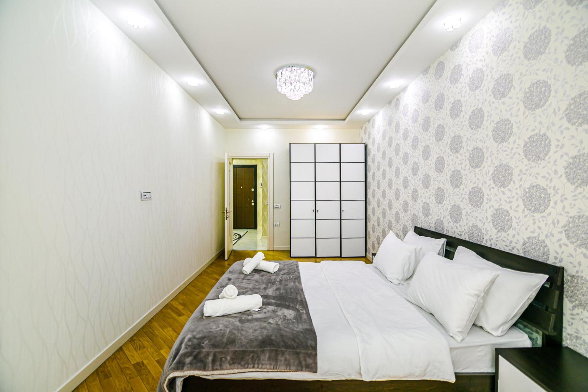 Park Azure Vip Apartment By Baku Housing Bagian luar foto